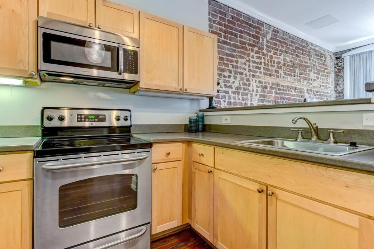 E Bay St Loft By City Market And River Street Savannah Luaran gambar