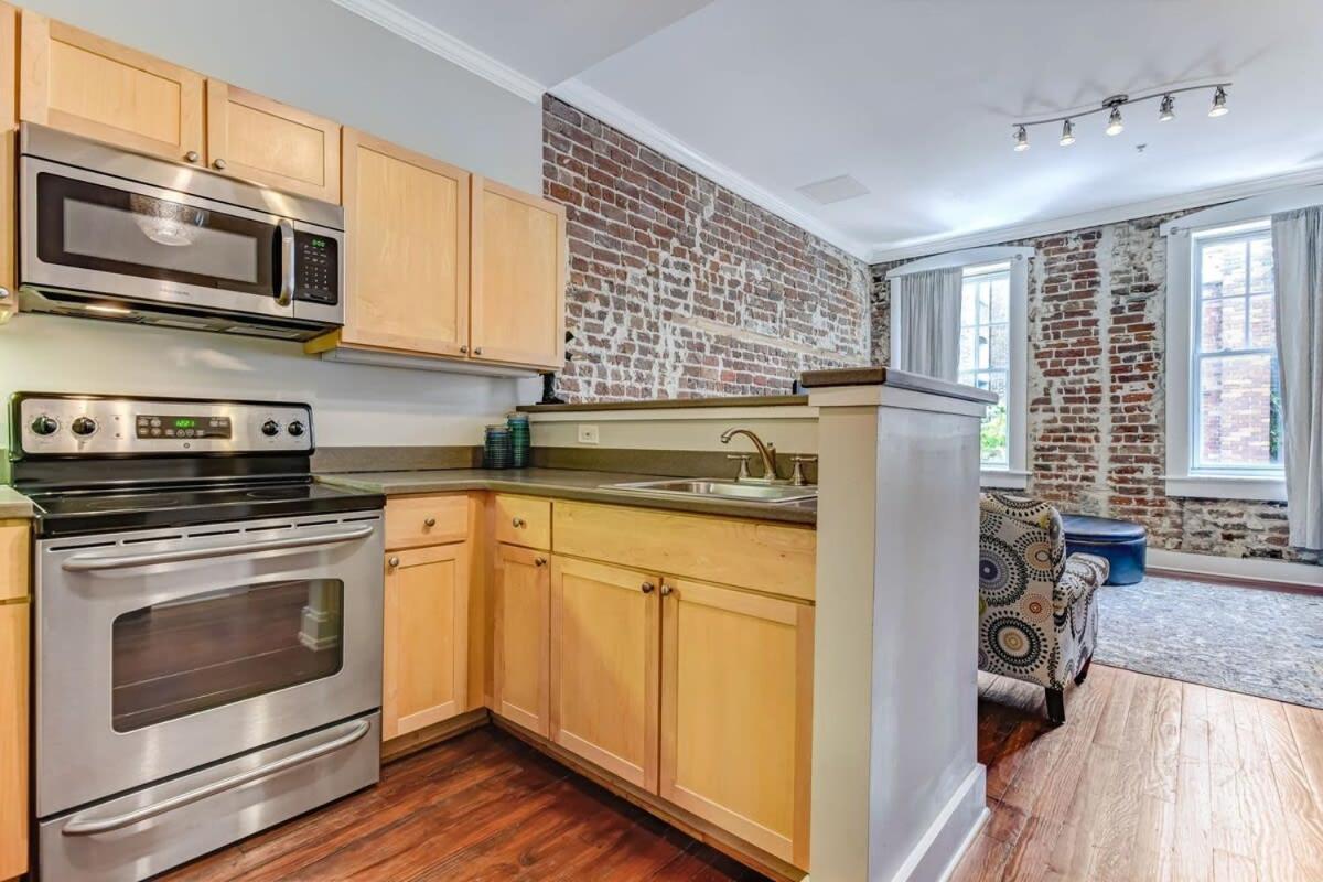 E Bay St Loft By City Market And River Street Savannah Luaran gambar
